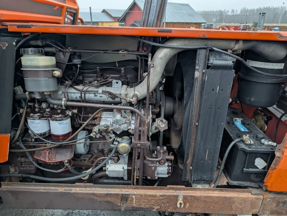 Fiat 780DT neliveto / Traktori led-työvaloilla - Katso video