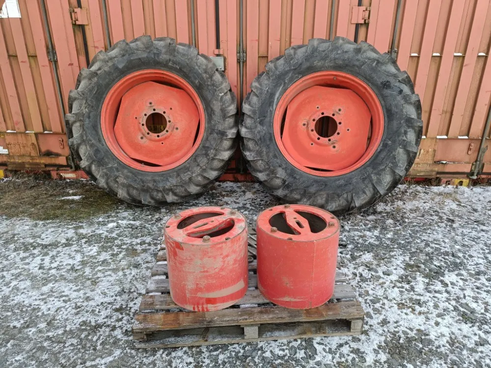 Fendt Farmer renkaat 18.4R38 / Vanteineen - Hyväkuntoiset