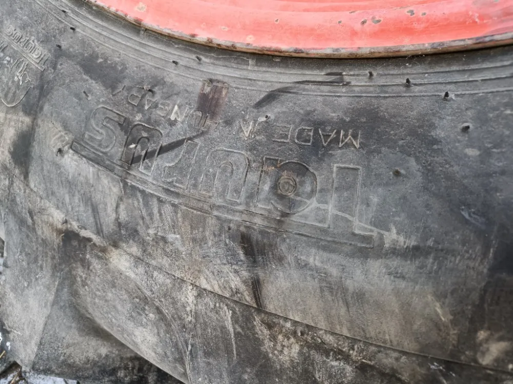 Fendt Farmer renkaat 18.4R38 / Vanteineen - Hyväkuntoiset