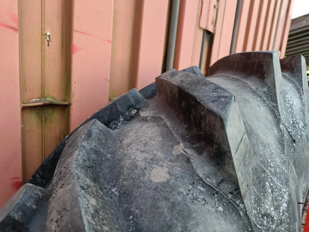 Fendt Farmer renkaat 18.4R38 / Vanteineen - Hyväkuntoiset