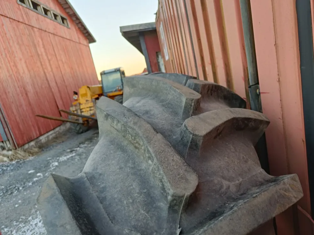 Fendt Farmer renkaat 18.4R38 / Vanteineen - Hyväkuntoiset