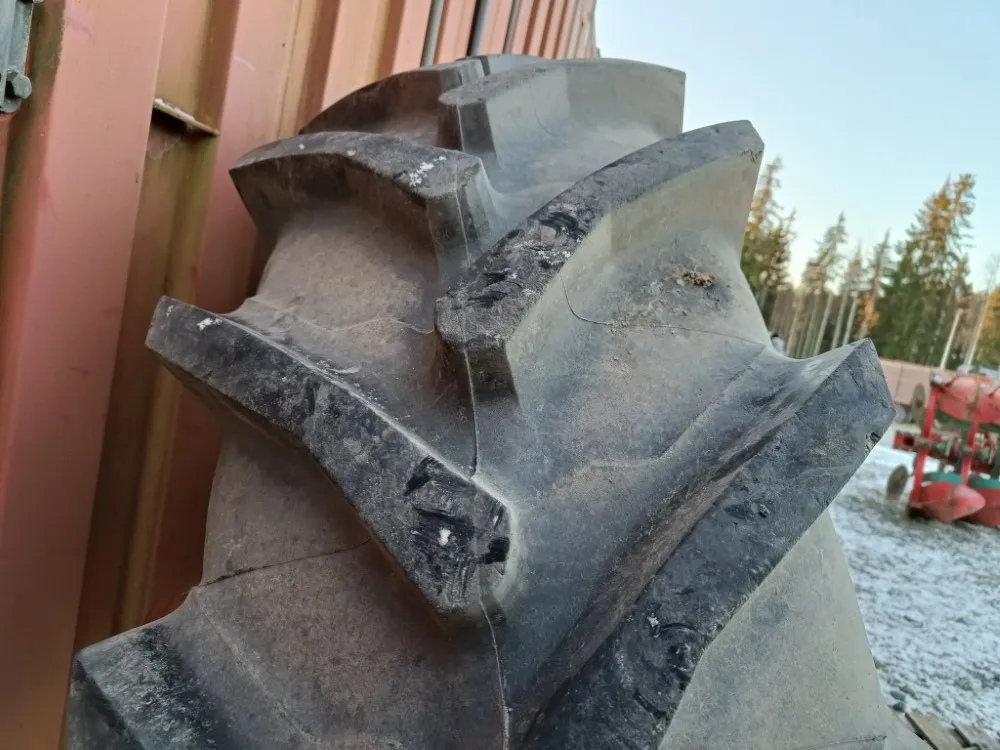 Fendt Farmer renkaat 18.4R38 / Vanteineen - Hyväkuntoiset