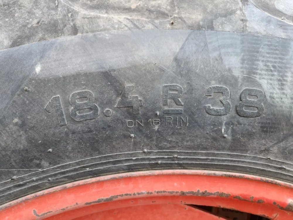 Fendt Farmer renkaat 18.4R38 / Vanteineen - Hyväkuntoiset