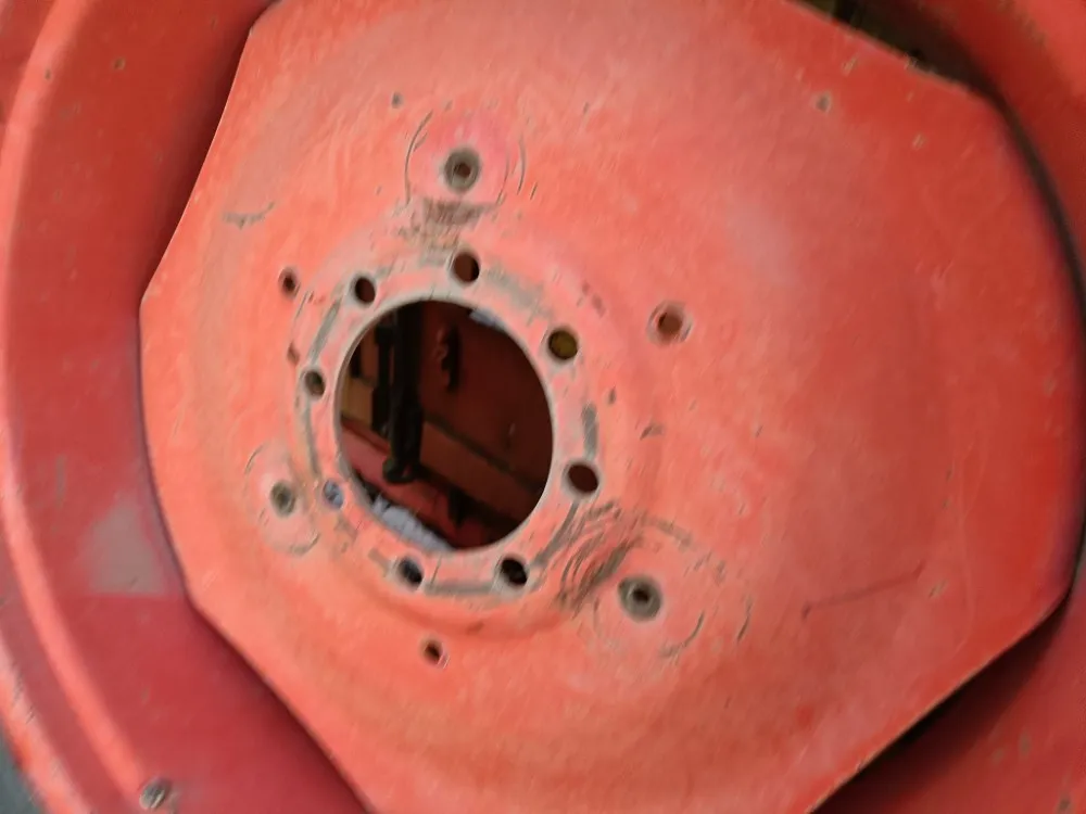 Fendt Farmer renkaat 18.4R38 / Vanteineen - Hyväkuntoiset