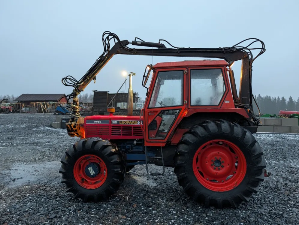 Same Leopard 90 Turbo traktori / Joutsa metsäkuormaajalla - Katso video!