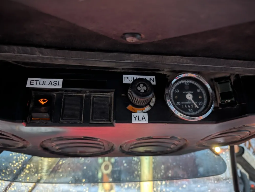 Same Leopard 90 Turbo traktori / Joutsa metsäkuormaajalla - Katso video!