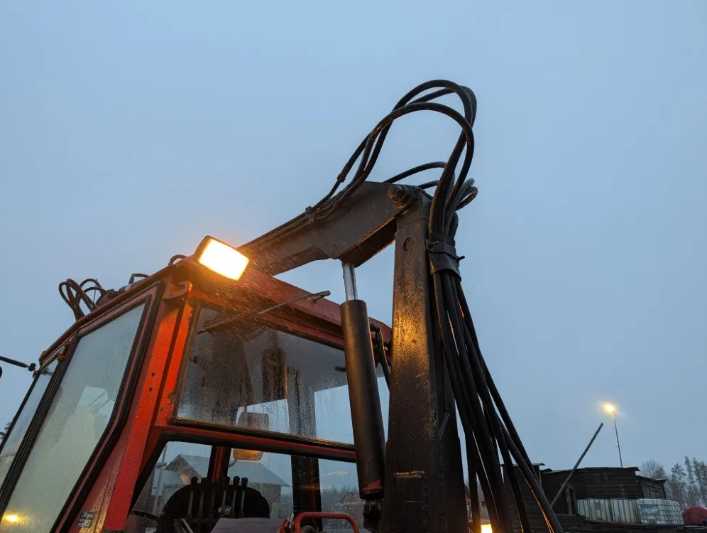 Same Leopard 90 Turbo traktori / Joutsa metsäkuormaajalla - Katso video!