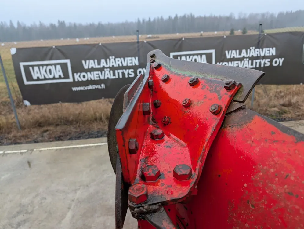 Kverneland lisäsiipi paluuauraan / 14 tuumainen kääntöauraan