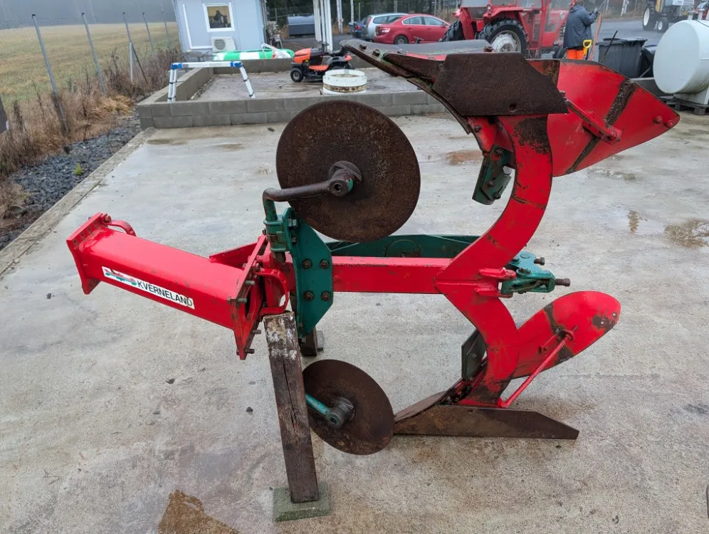 Kverneland lisäsiipi paluuauraan / 14 tuumainen kääntöauraan