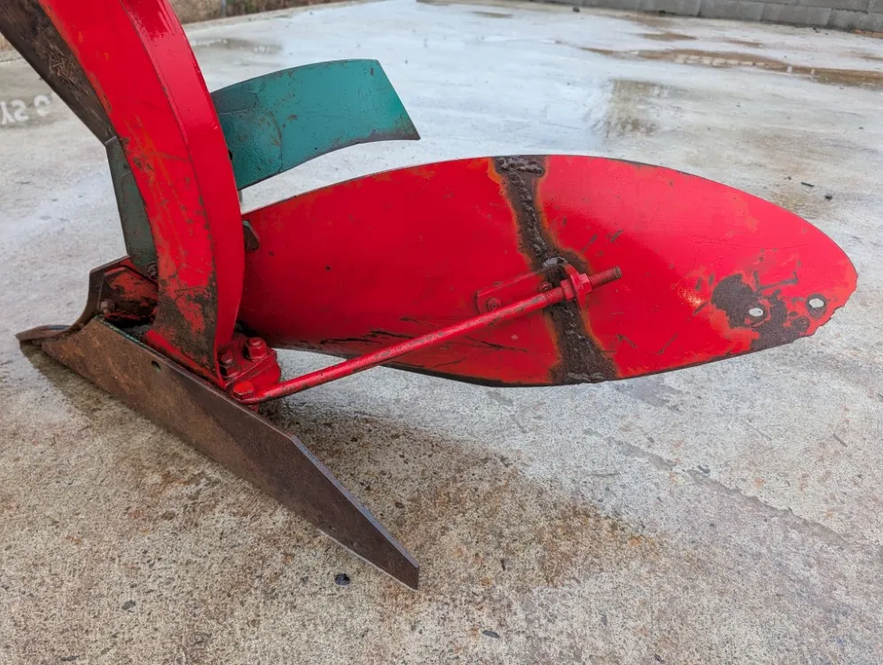 Kverneland lisäsiipi paluuauraan / 14 tuumainen kääntöauraan