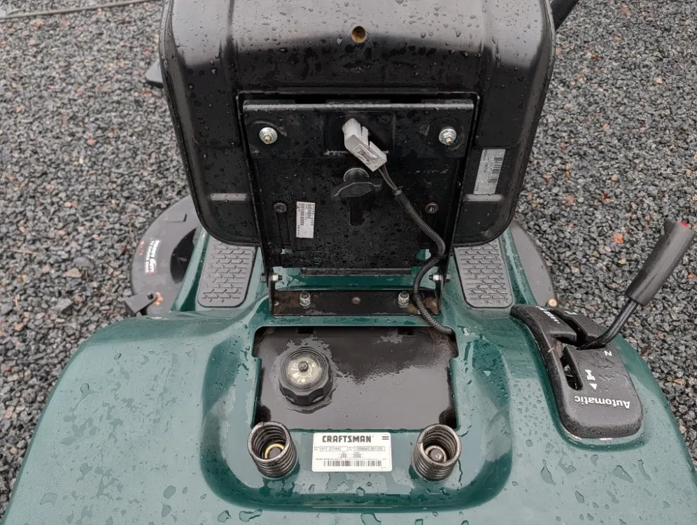 Craftsman LT1000 ruohonleikkuri / 21hv - päältäajatteva - Katso video!