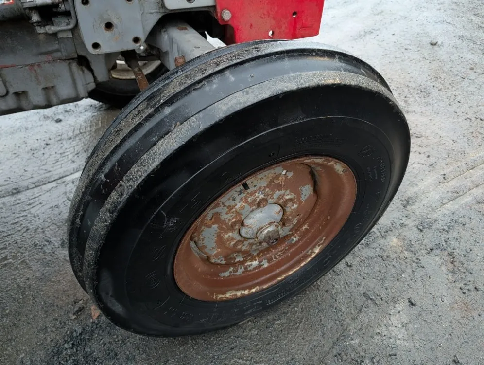 Massey Ferguson 165S / Huiput takarenkaat - Katso video!