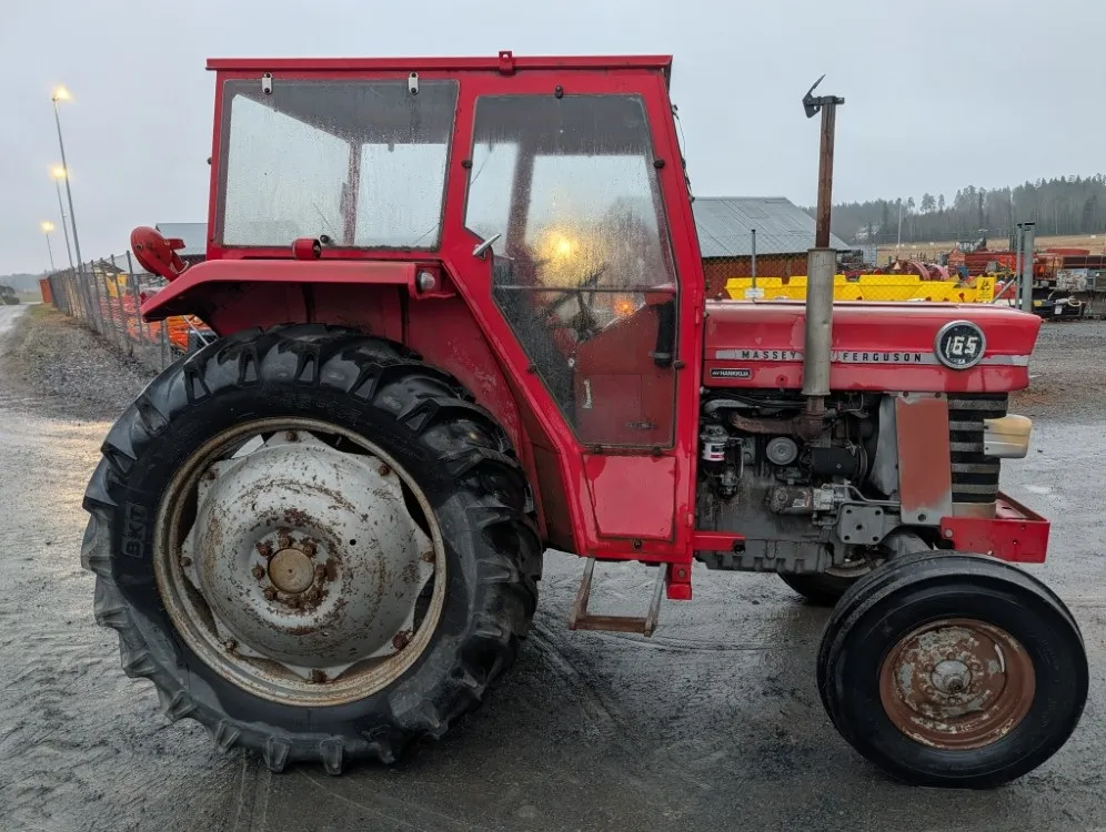 Massey Ferguson 165S / Huiput takarenkaat - Katso video!