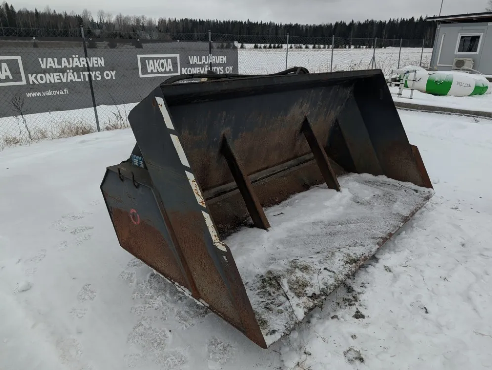 Hiekoituskauha 250cm / Volvo kiinnike - Katso video!