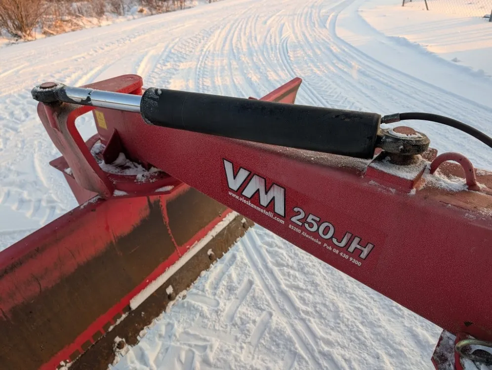 VM 250JH perälevy - Siisti / Hydraulisesti kääntyvä - Katso video!