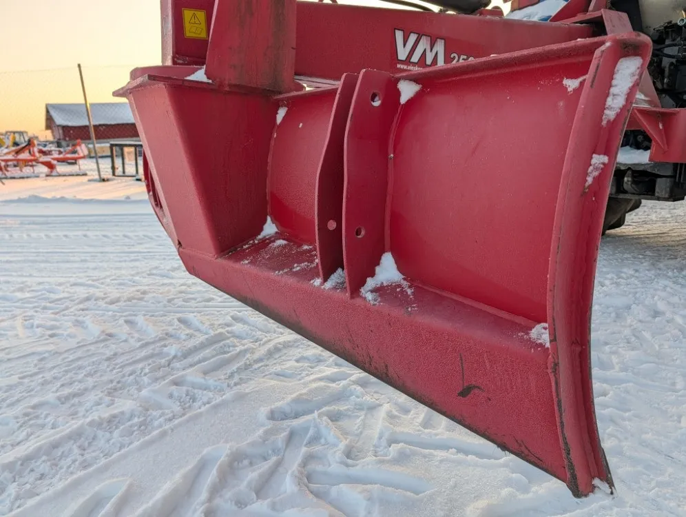 VM 250JH perälevy - Siisti / Hydraulisesti kääntyvä - Katso video!