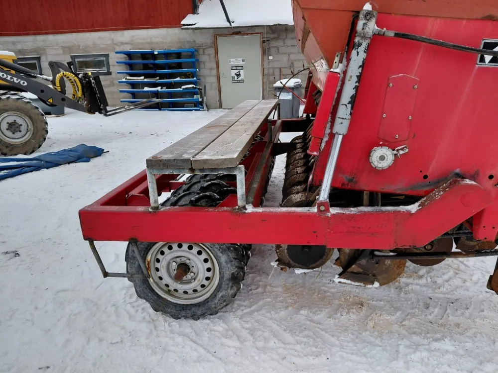 Rengaspakkeri 300cm / Takapyöräkylvinkoneesta - Rungolla