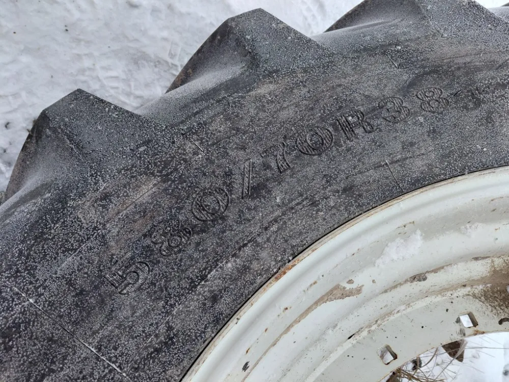 Traktorin renkaat 580/70R38 vannekehillä / Firestone - Hyväkuntoiset