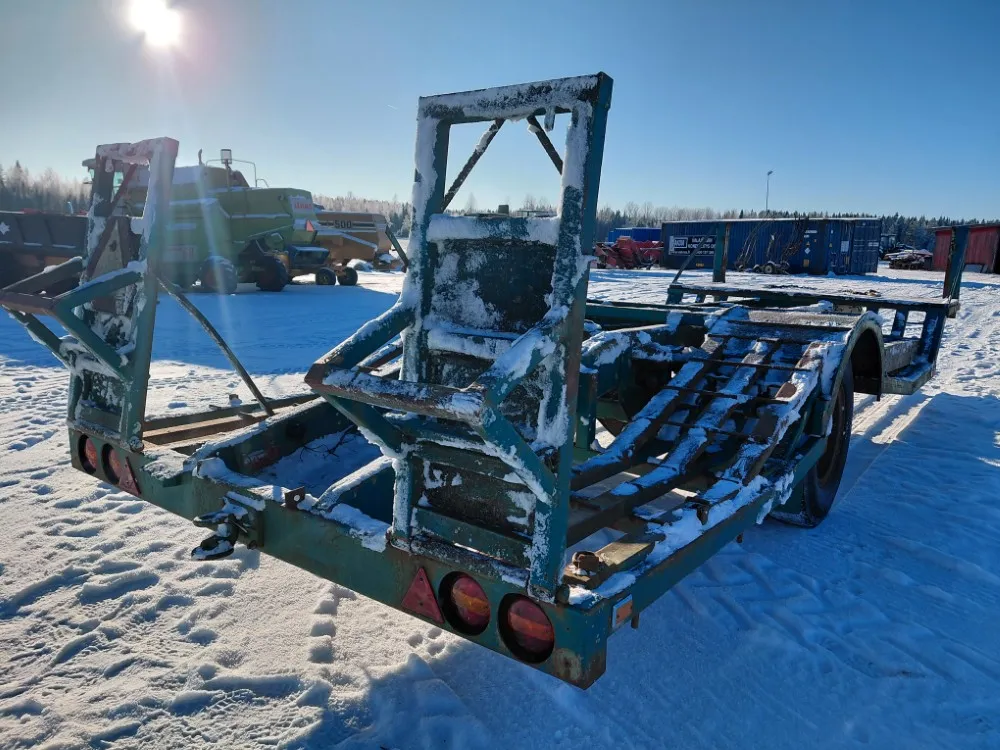 Konelavetti 1-akselinen - traktorivetoinen / Jarruvalmius - Vedetty 12tn metsäkonetta