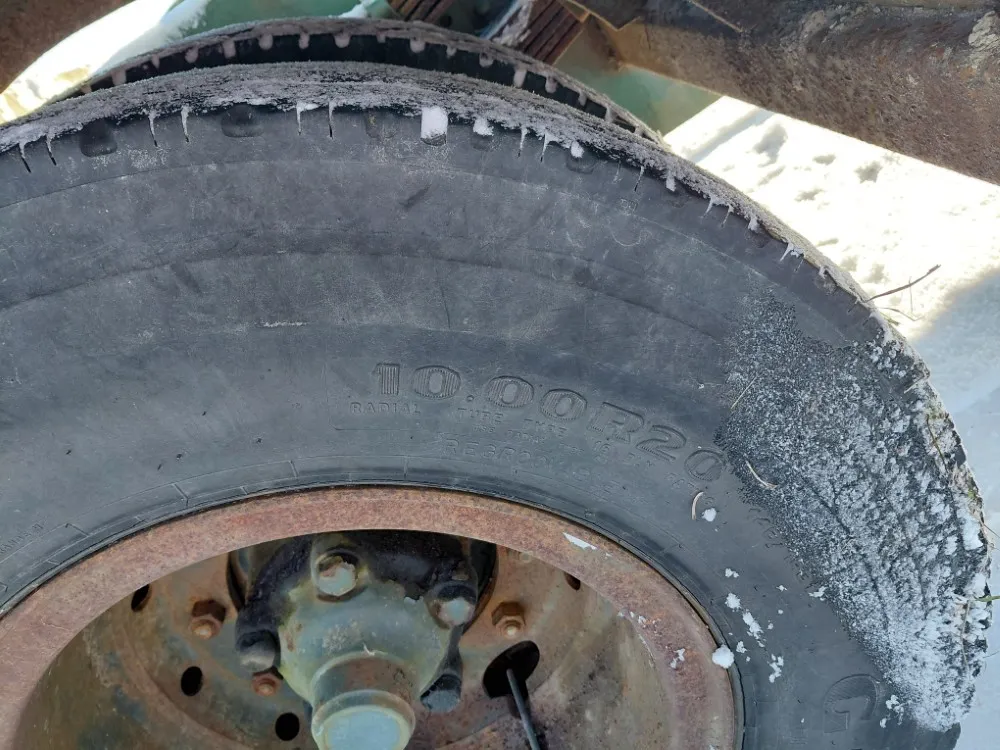 Konelavetti 1-akselinen - traktorivetoinen / Jarruvalmius - Vedetty 12tn metsäkonetta