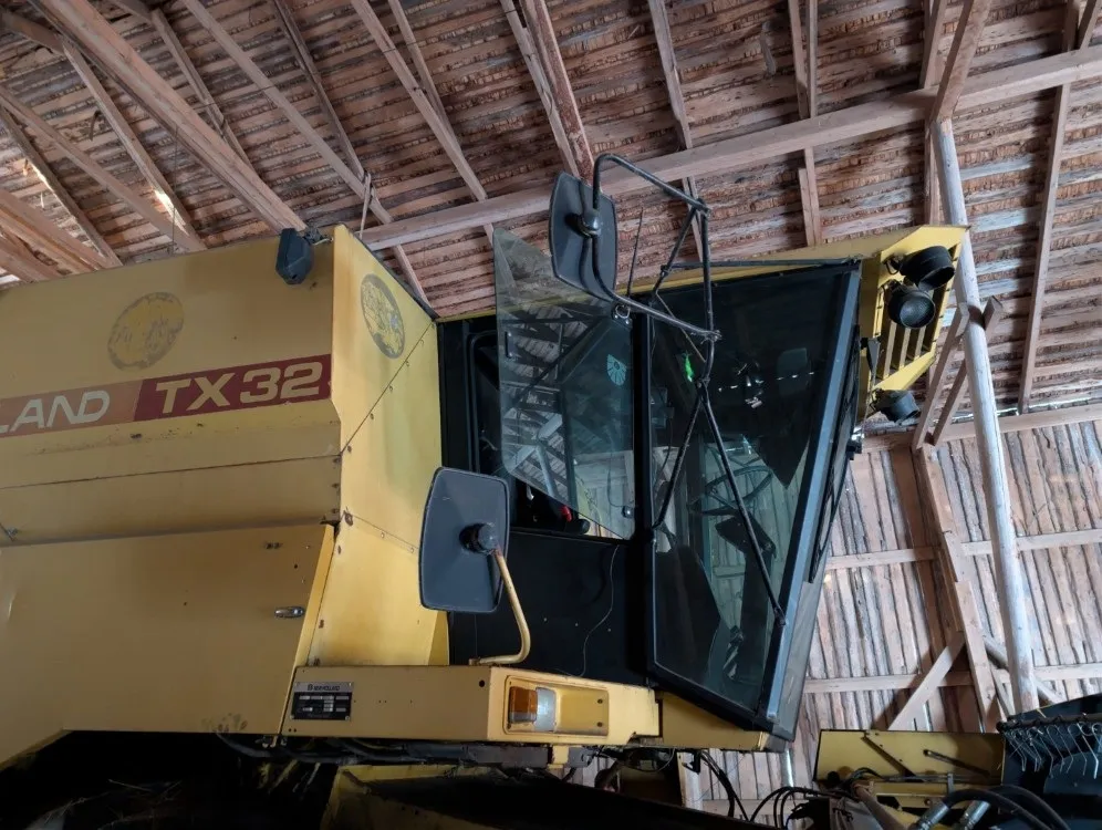New Holland TX32 leikkuupuimuri / Myydään asiakkaan lukuun
