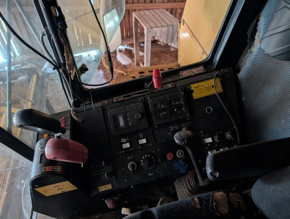 New Holland TX32 leikkuupuimuri / Myydään asiakkaan lukuun