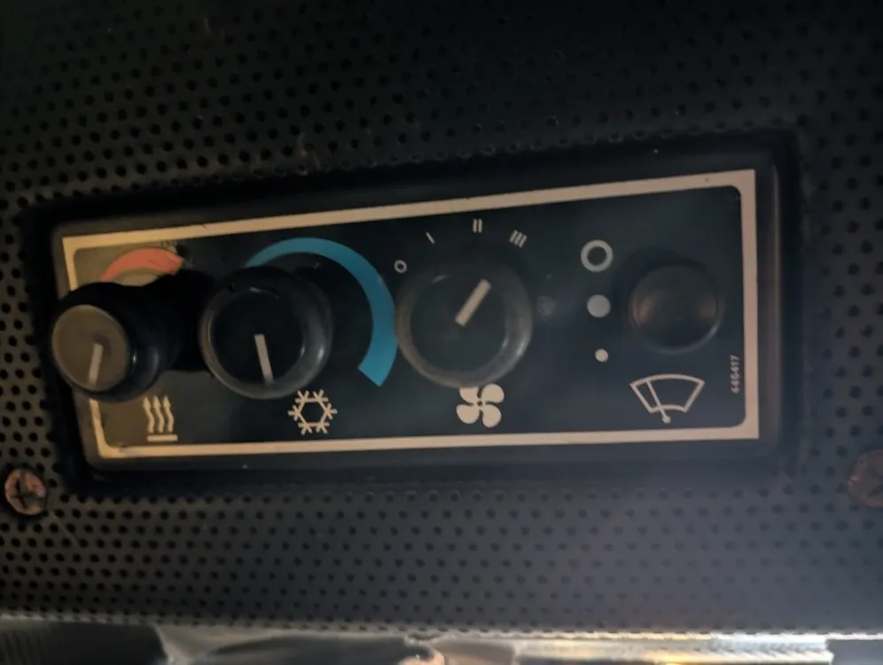 New Holland TX32 leikkuupuimuri / Myydään asiakkaan lukuun