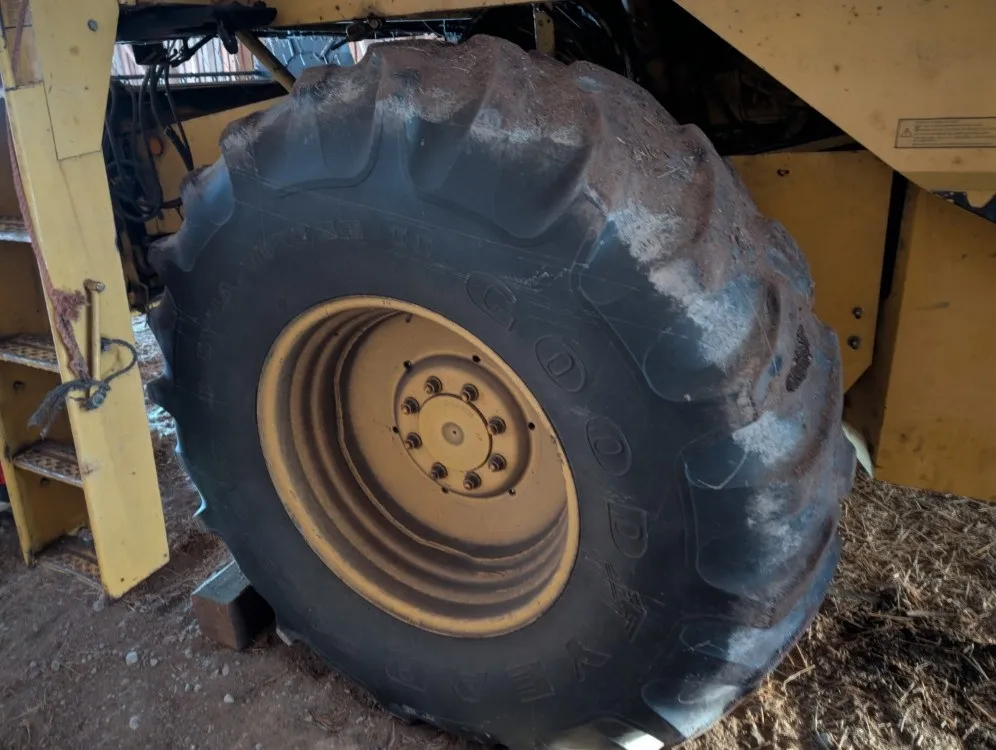 New Holland TX32 leikkuupuimuri / Myydään asiakkaan lukuun