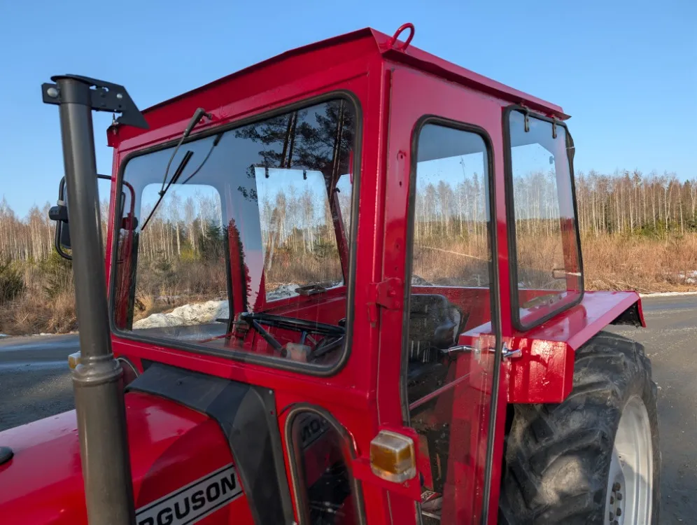 Massey Ferguson 240 traktori / Näppärä pikkutraktori - Katso video!