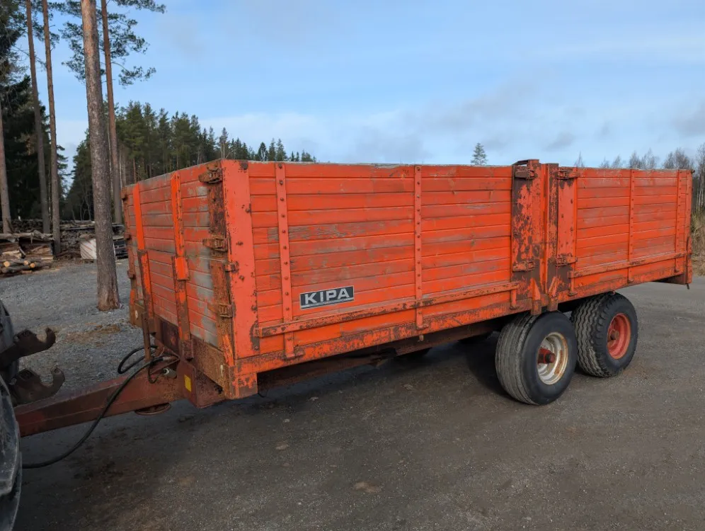 Kipa telikippikärry 11 tn - peltipohja / Hydrauliset jarrut, alvillinen, katso video!