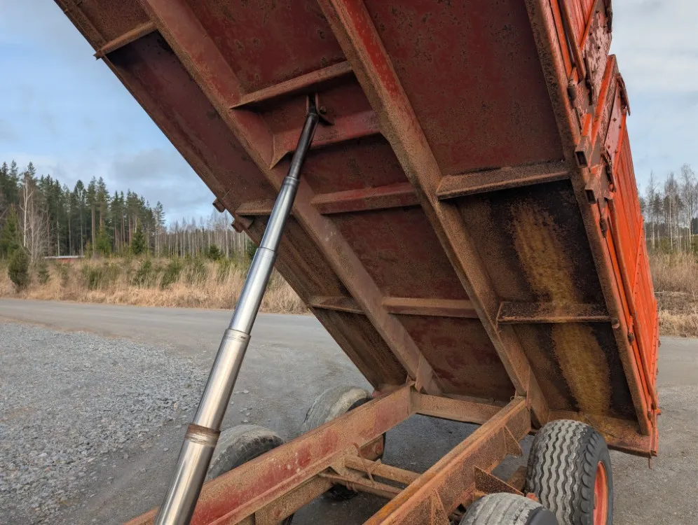 Kipa telikippikärry 11 tn - peltipohja / Hydrauliset jarrut, alvillinen, katso video!