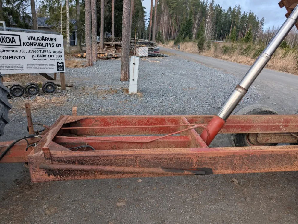 Kipa telikippikärry 11 tn - peltipohja / Hydrauliset jarrut, alvillinen, katso video!