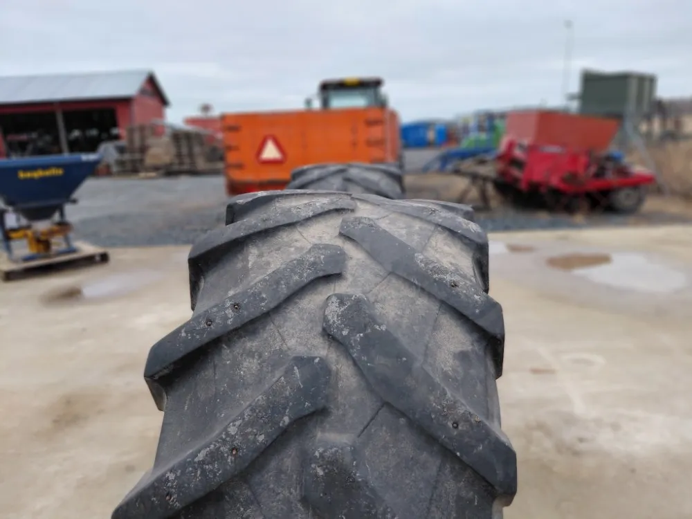 Trelleborg TM800 - traktorin renkaat / 540/65R24 - 2 kpl