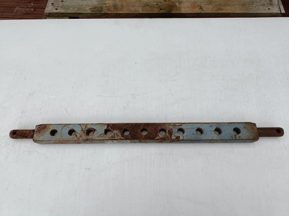 Vetokarttu pituus 814mm päät 28mm / keskireikä 20mm