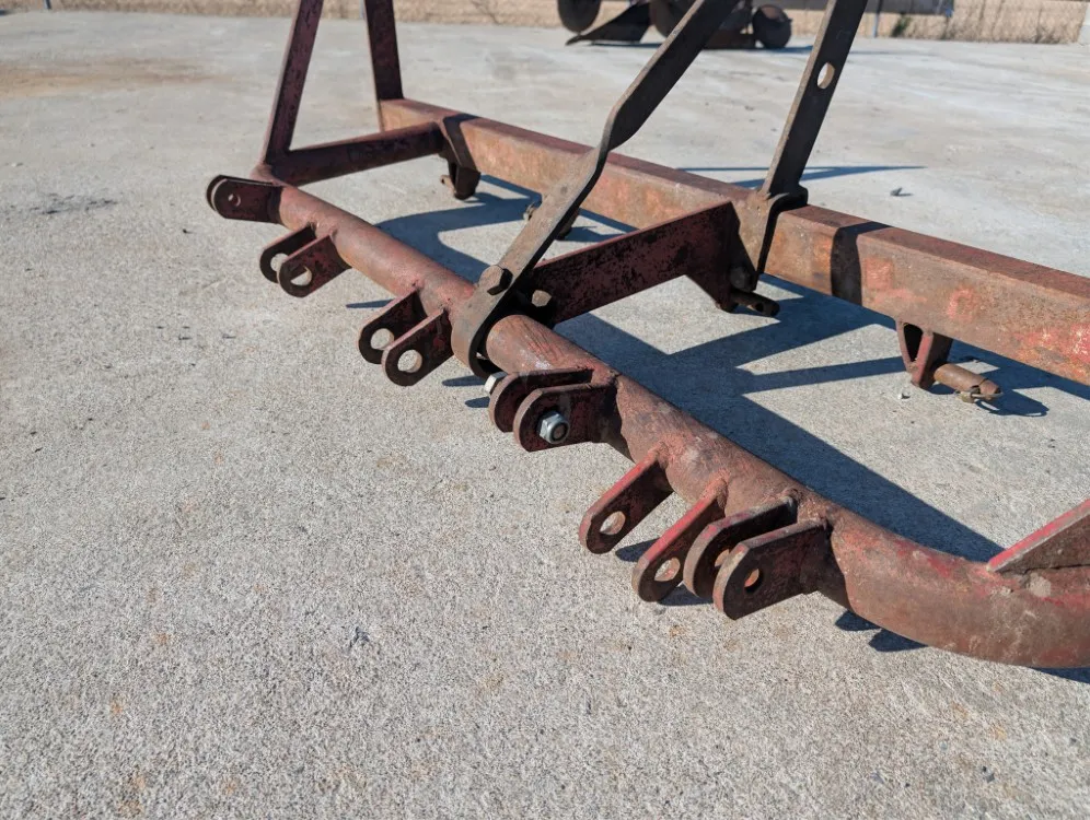 Syrjäkyntölaite traktoriin /