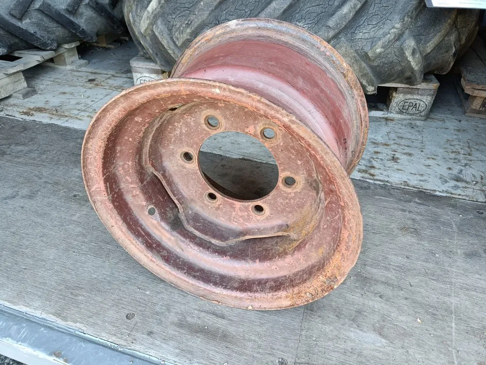 Peräkärryn vanne 16 tuumainen 6-pulttinen /