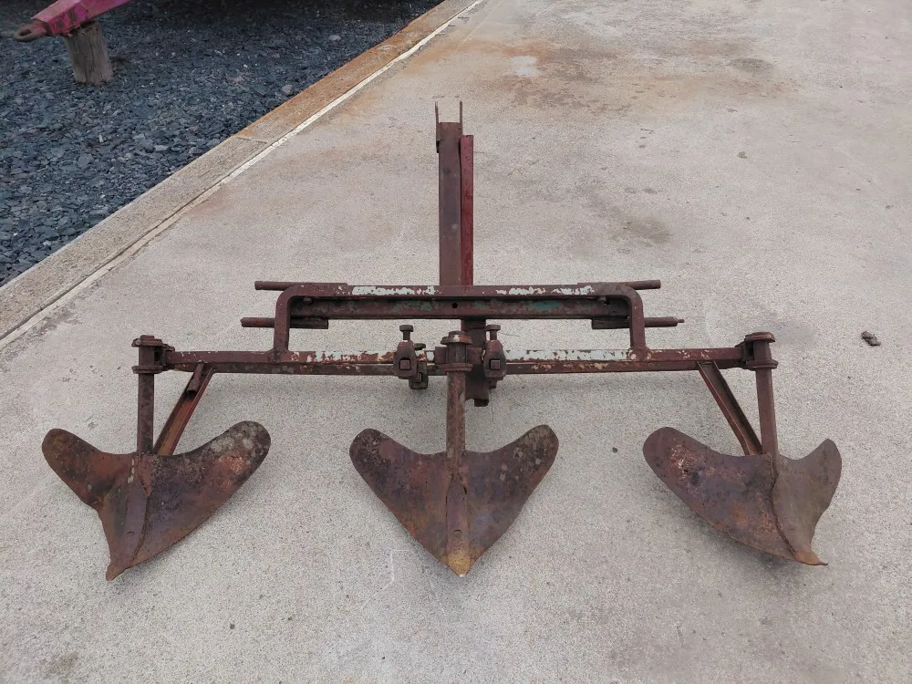 Vakoaura 3-lapainen traktoriin /