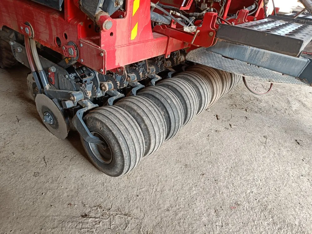 Tume Nova Combi 300cm suorakylvökone / Täysremontti tehty 90 ha sitten
