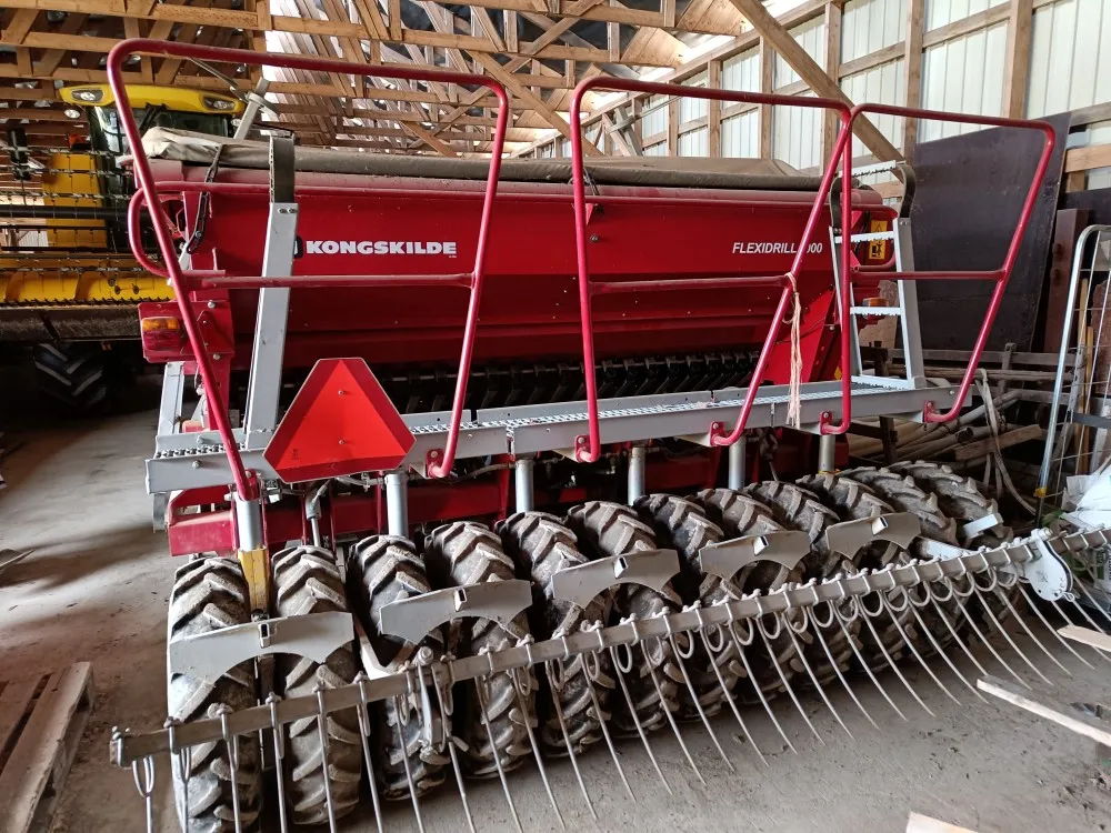 Kongskilde Flexidrill 300 cm täyskiekkokone / Laittoon tai varaosiksi
