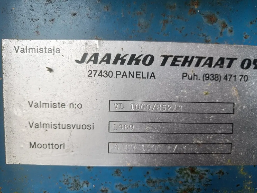 Jaakko viljanlajittelija triorilla /