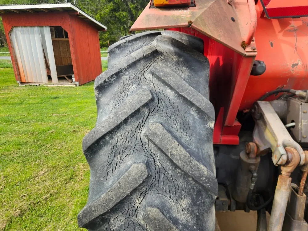 Massey Ferguson 2725 / Neliveto turbolla