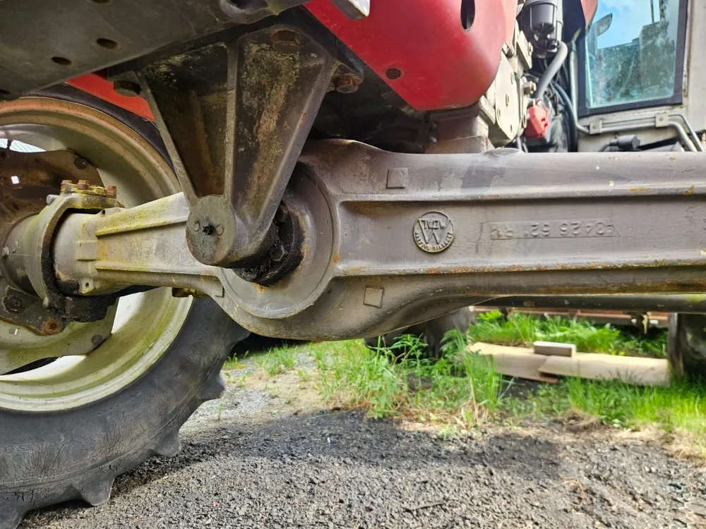 Massey Ferguson 2725 / Neliveto turbolla
