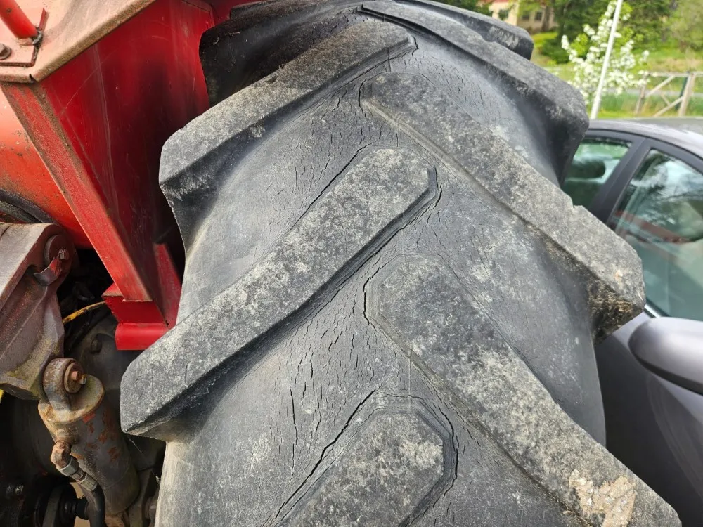 Massey Ferguson 2725 / Neliveto turbolla