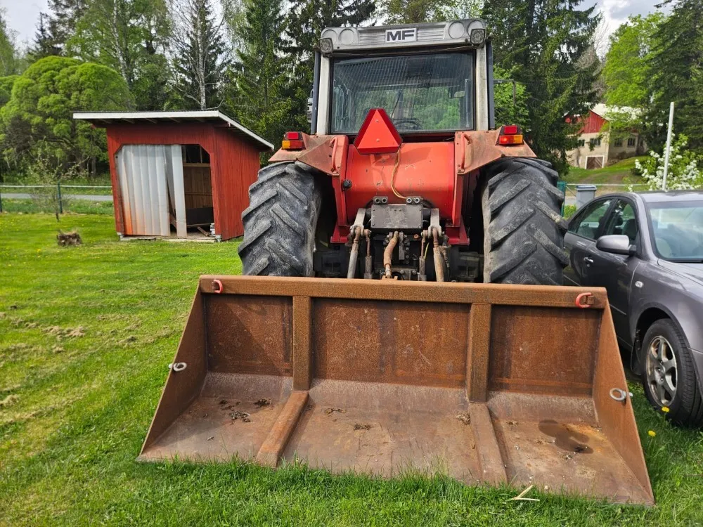 Massey Ferguson 2725 / Neliveto turbolla