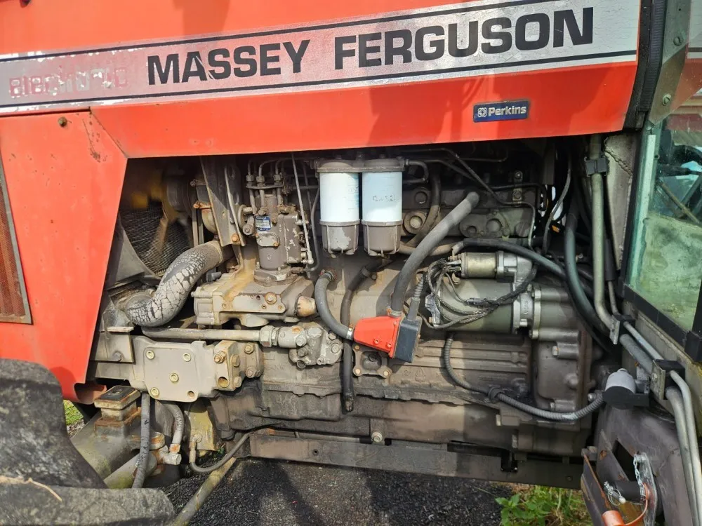 Massey Ferguson 2725 / Neliveto turbolla