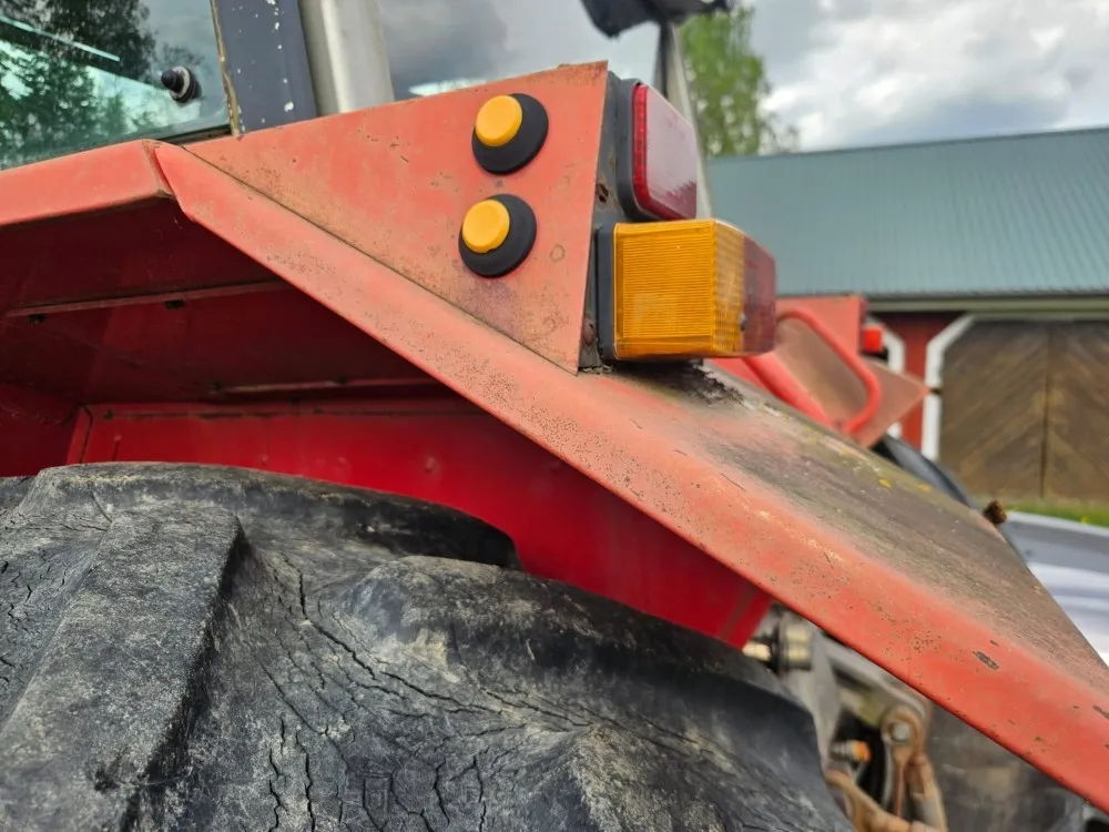 Massey Ferguson 2725 / Neliveto turbolla