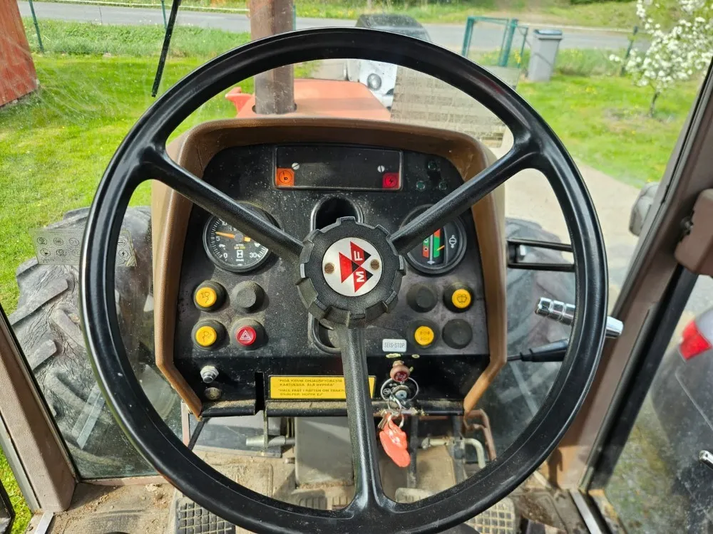 Massey Ferguson 2725 / Neliveto turbolla