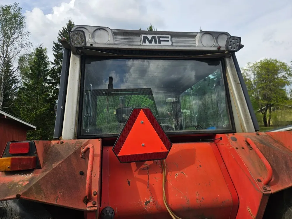 Massey Ferguson 2725 / Neliveto turbolla