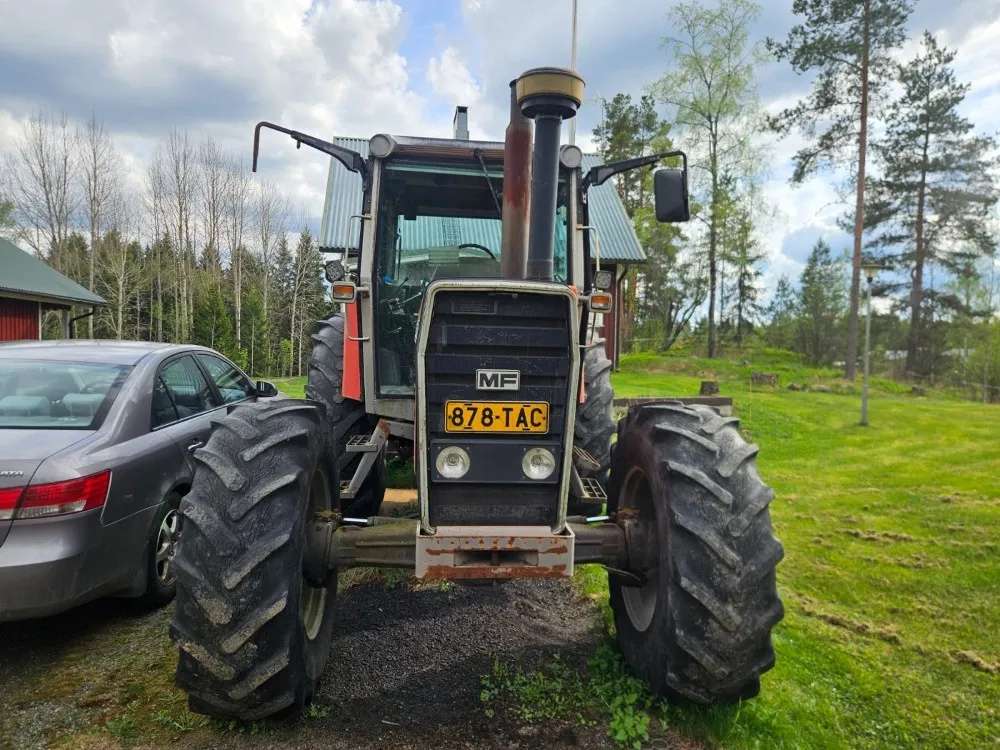 Massey Ferguson 2725 / Neliveto turbolla