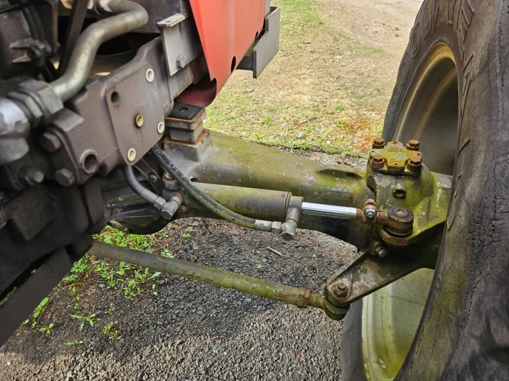 Massey Ferguson 2725 / Neliveto turbolla